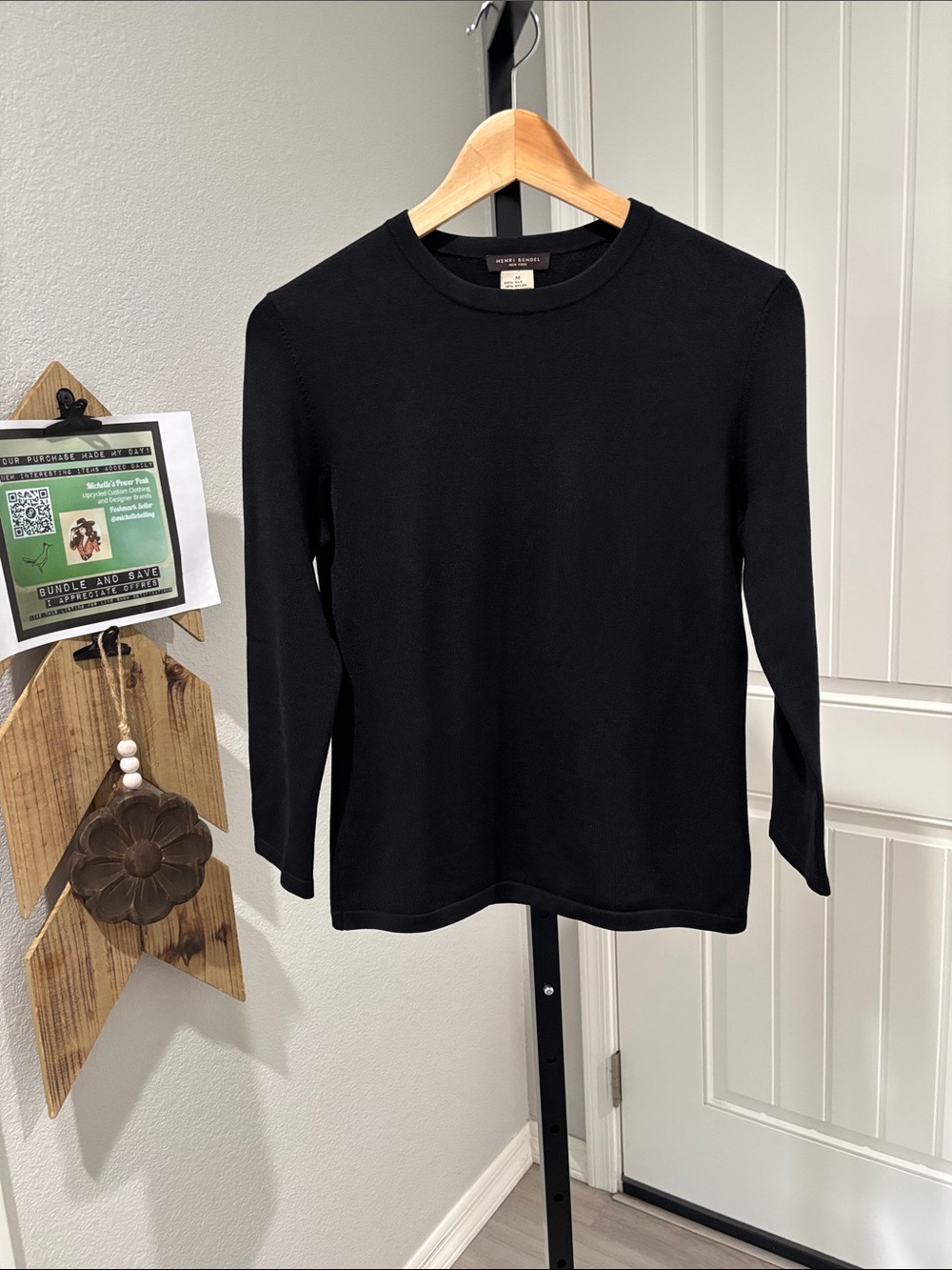 HENRI BENDEL NEW YORK Black Silk Blend Crew Neck Sweater LUXURY 🖤 SZ M
NWOT